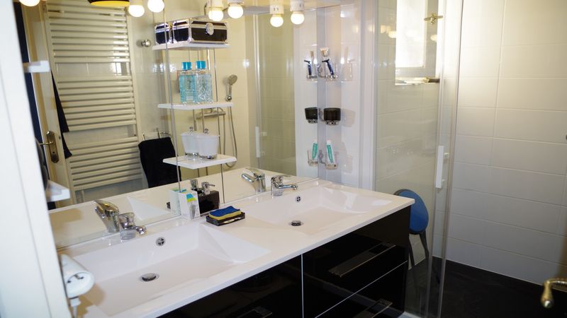 Maison 130m², 4 chambres sur 795m² avec piscine GRADIGNAN